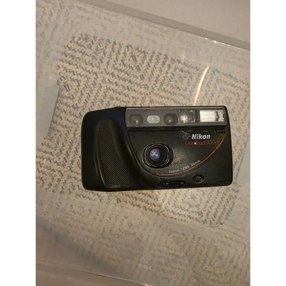 Nikon One Touch 100 35 mm Point & Shoot Film Camera Vintage Tested - Picture 1 of 16